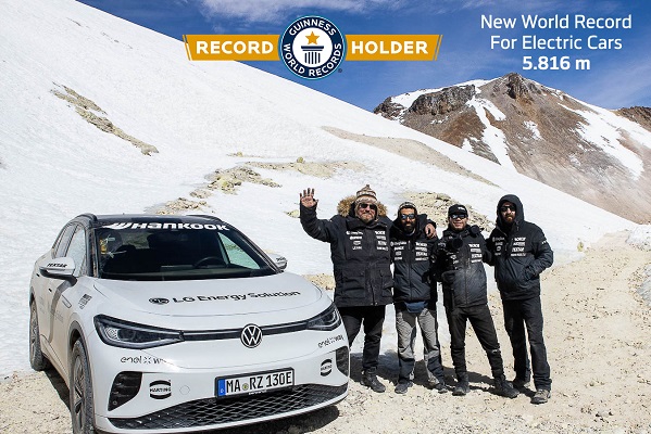 guinness-world-records-for-hankook-tyres-and-volkswagen-id4-gtx